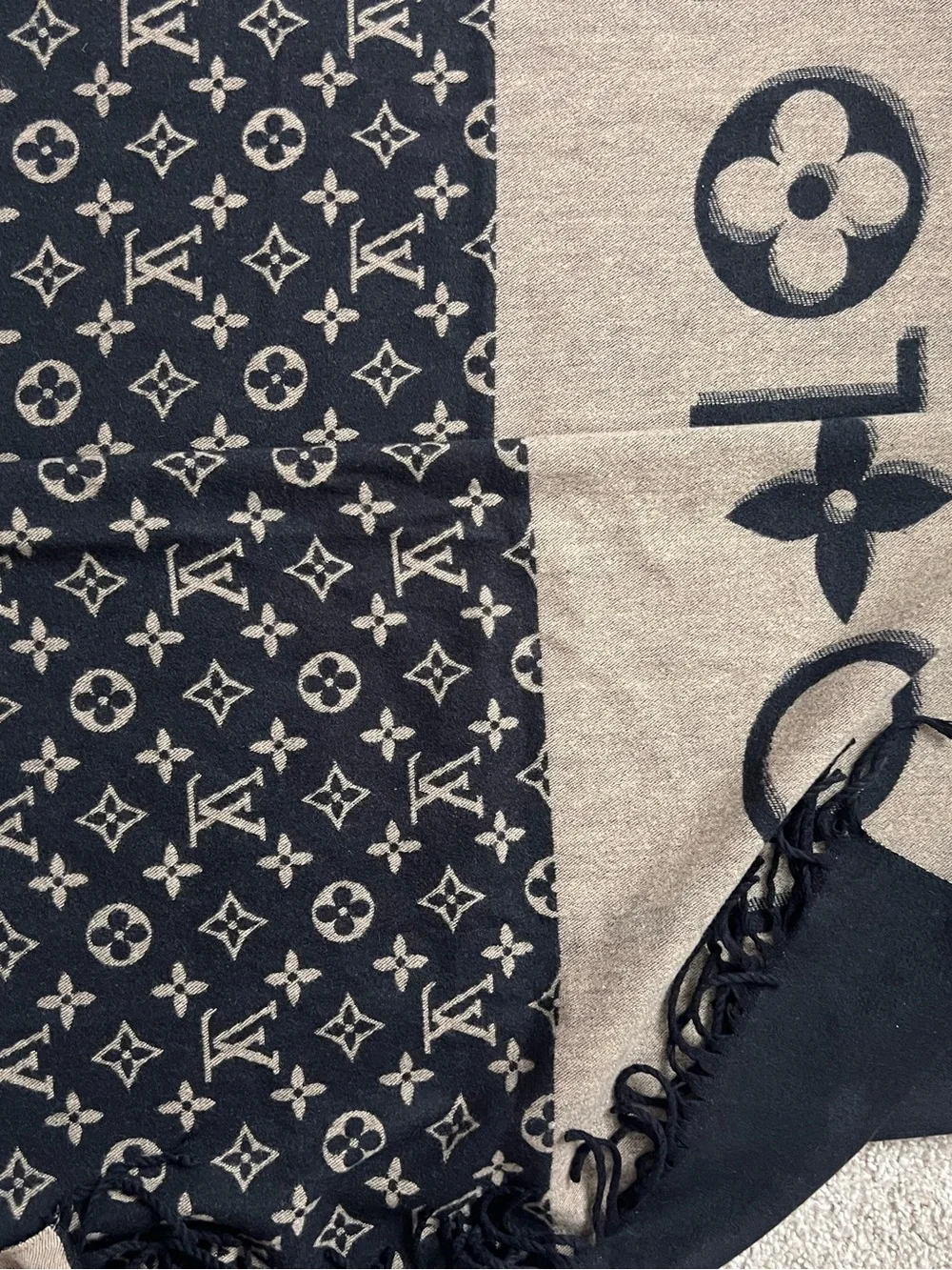 Louis Vuitton Monogram Shawl in Beige and Black